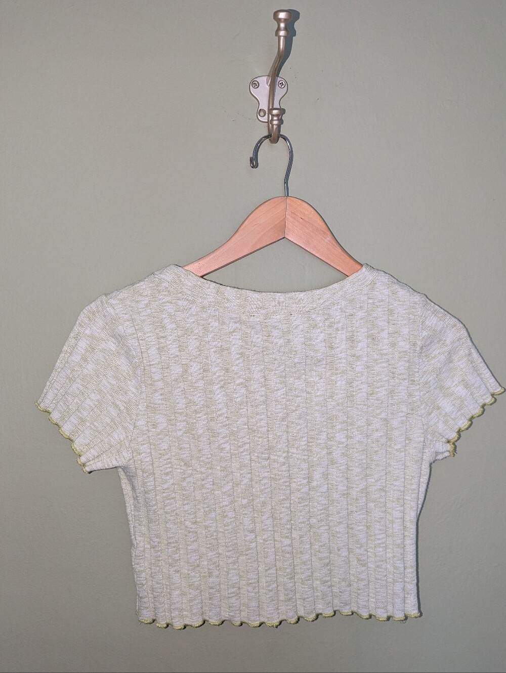 Forever 21 Light Green 💚 Ribbed Button-Down Crop Top - Picture 6 of 6